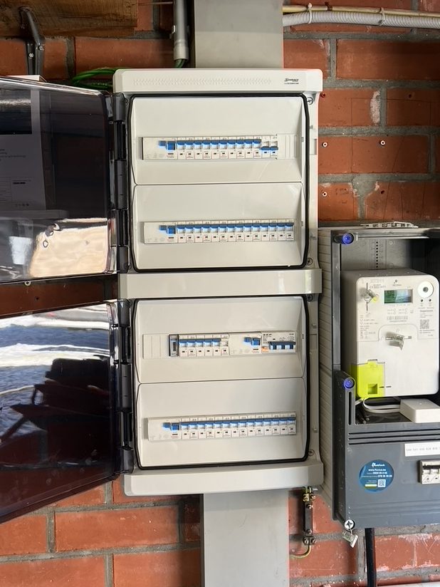 Afgewerkte nieuwe verdeelkast